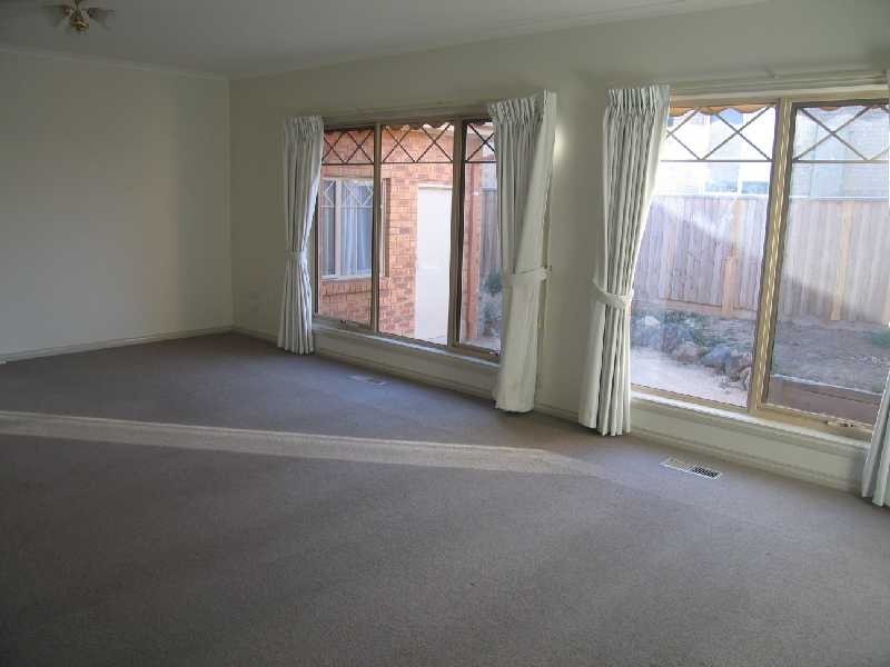 32 Bundanoon Avenue, Sunbury VIC 3429