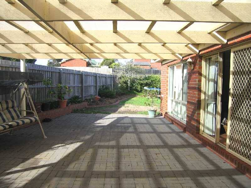 33 Phillip Drive, Sunbury VIC 3429