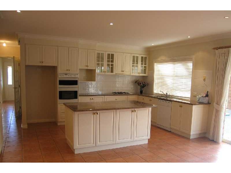 33 Phillip Drive, Sunbury VIC 3429