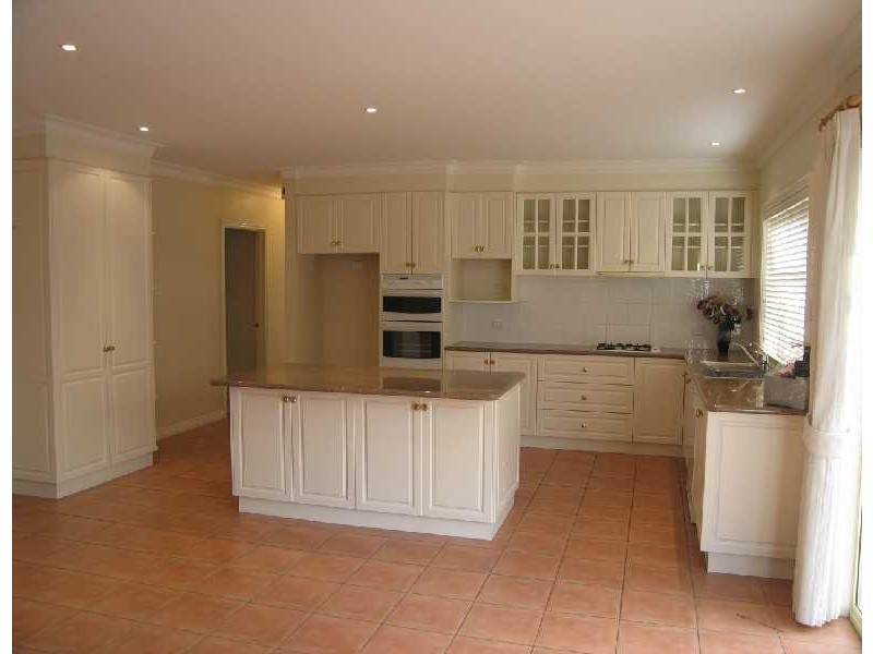 33 Phillip Drive, Sunbury VIC 3429