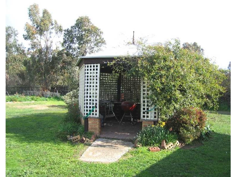 30 Ewing Drive, Romsey VIC 3434