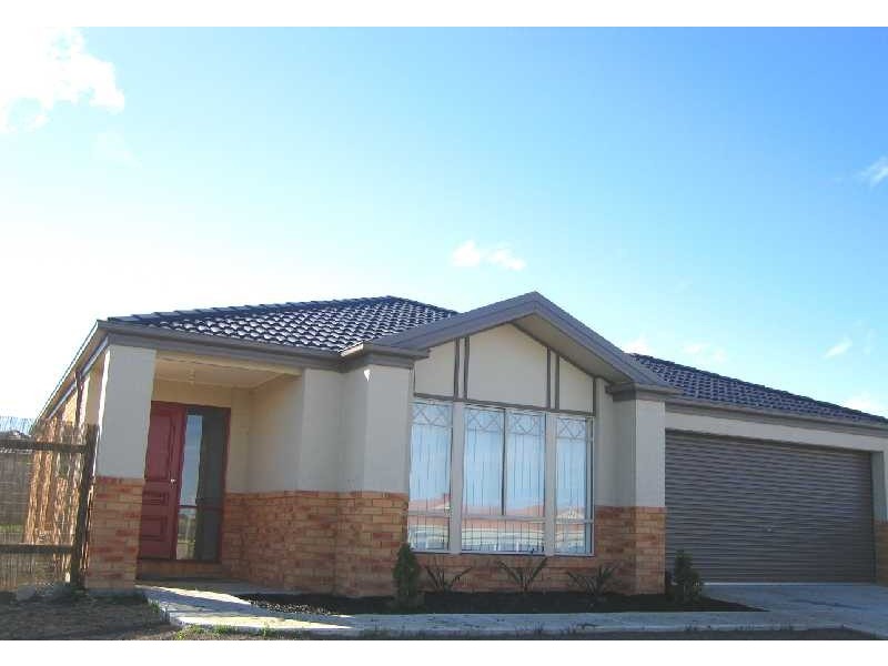 1 Yallop Crescent, Sunbury VIC 3429