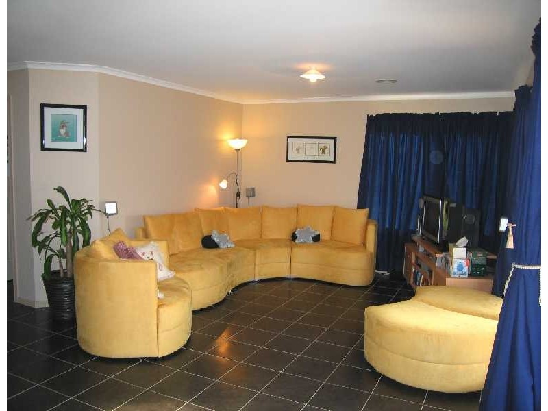 24 Higgs Circuit, Sunbury VIC 3429
