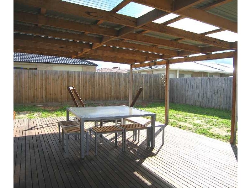 24 Higgs Circuit, Sunbury VIC 3429