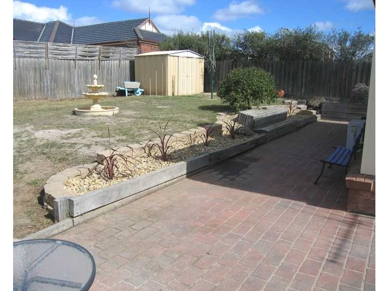 37 Thornton Avenue, Sunbury VIC 3429