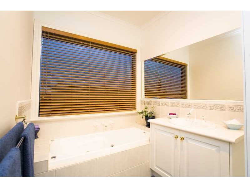 64 The Old Stock Run, Sunbury VIC 3429