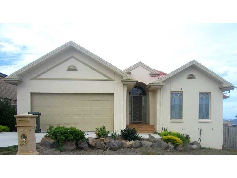 32 Bundanoon Avenue, Sunbury VIC 3429