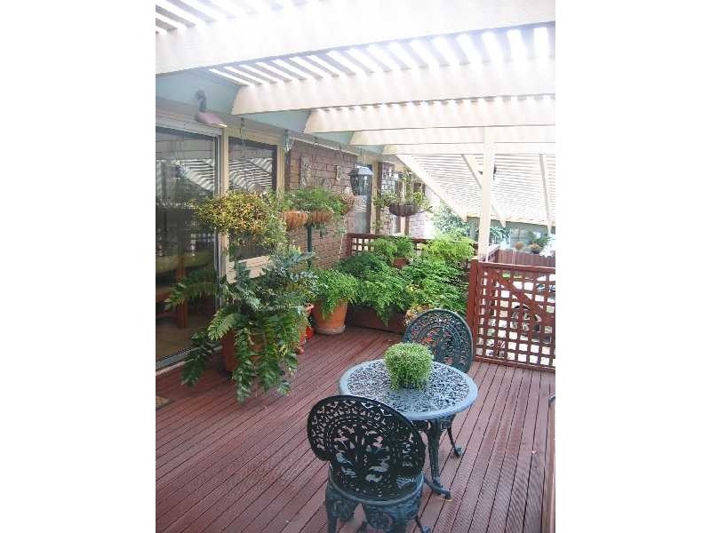 76 Higgins Avenue, Sunbury VIC 3429