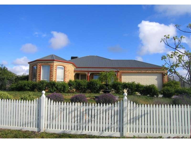 4 Old Winery Road, Sunbury VIC 3429