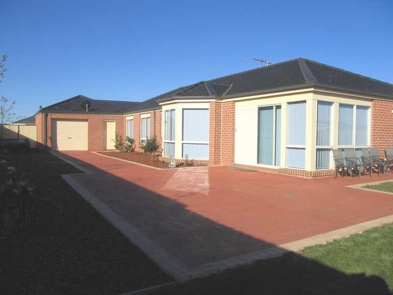 6 Verdelho Court, Sunbury VIC 3429