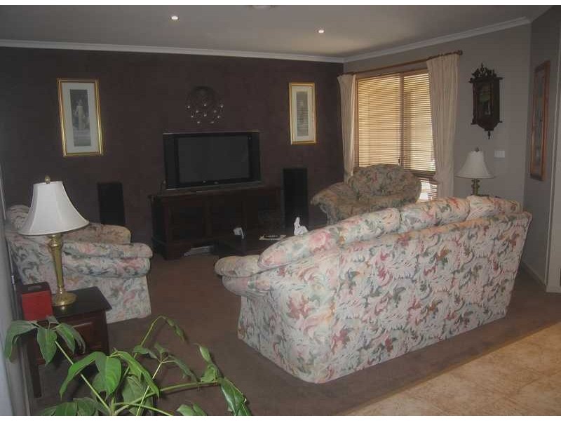 8 Hirst Court, Sunbury VIC 3429