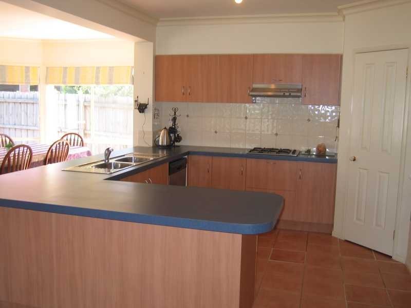 5 Ranleigh Rise, Sunbury VIC 3429