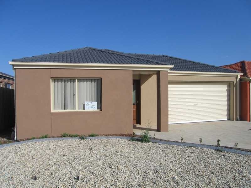 13 Fingleton Crescent, Sunbury VIC 3429