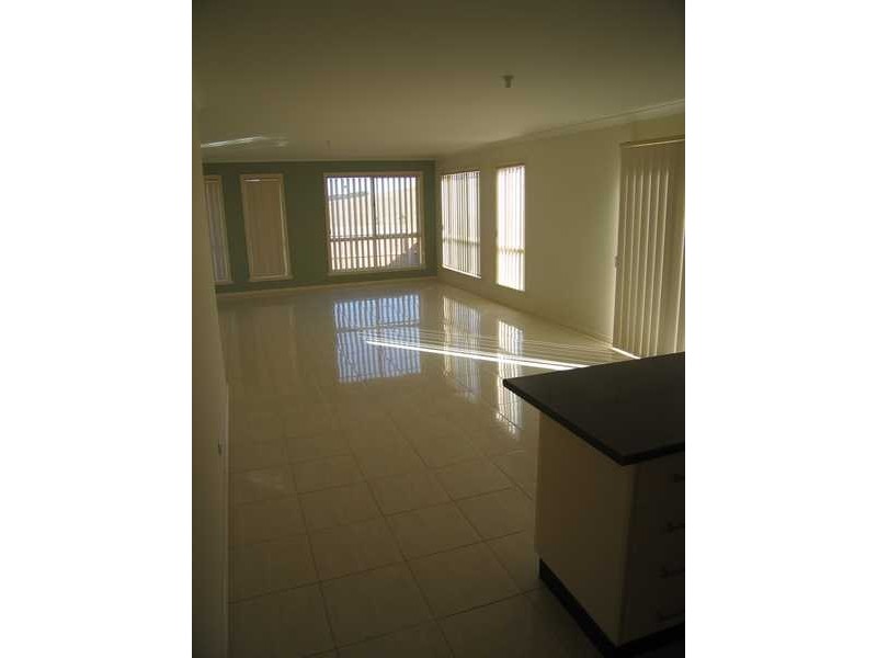 13 Fingleton Crescent, Sunbury VIC 3429