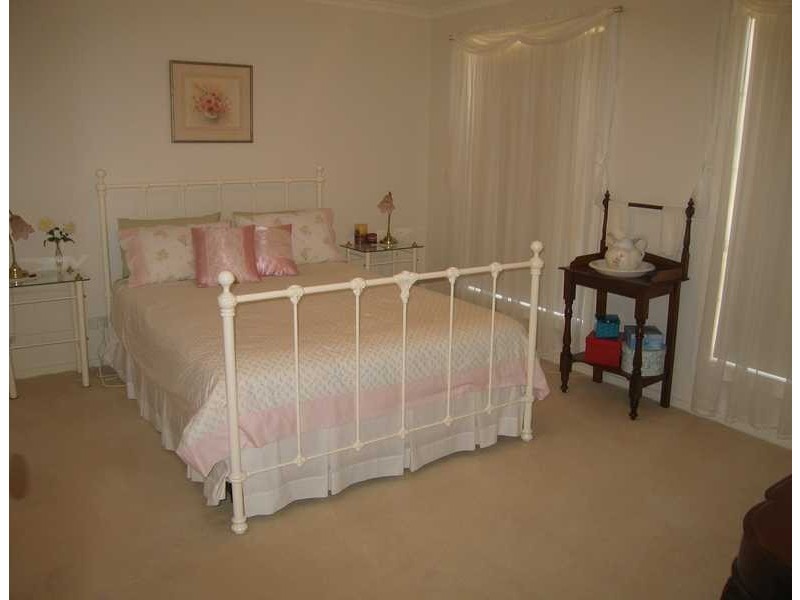 24 Lindwall Street, Sunbury VIC 3429