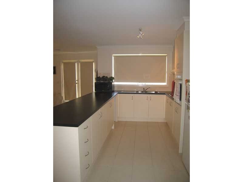 24 Lindwall Street, Sunbury VIC 3429