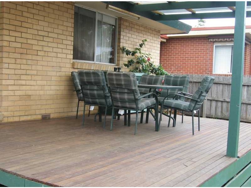 6 Dundas Avenue, Sunbury VIC 3429