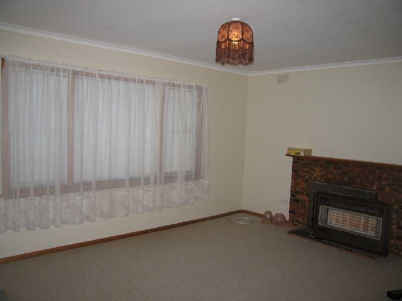 176 O’Shanassay Street, Sunbury VIC 3429