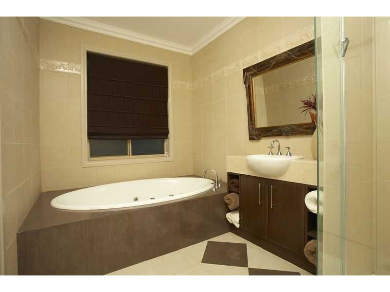 11 Grapeview Grove, Sunbury VIC 3429