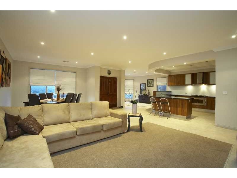 11 Grapeview Grove, Sunbury VIC 3429