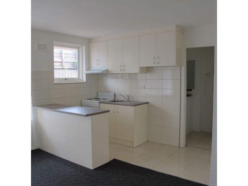 2/35 Gregory Grove, Reservoir VIC 3073