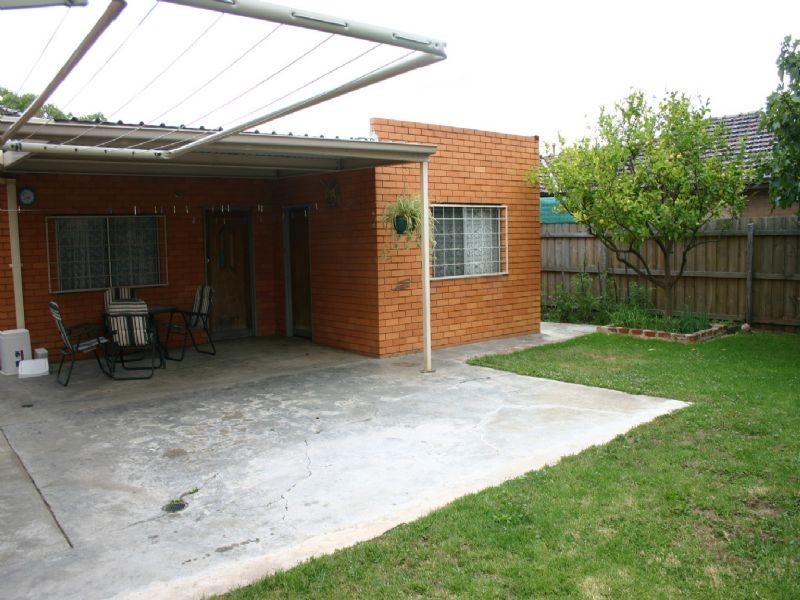 33 Dredge Street, Reservoir VIC 3073