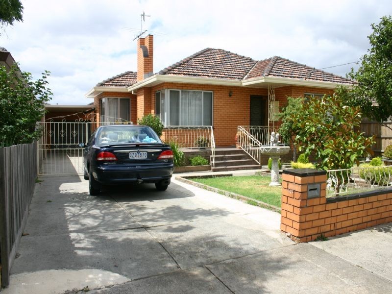 33 Dredge Street, Reservoir VIC 3073