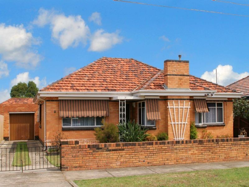 11 Alamo Road, Reservoir VIC 3073