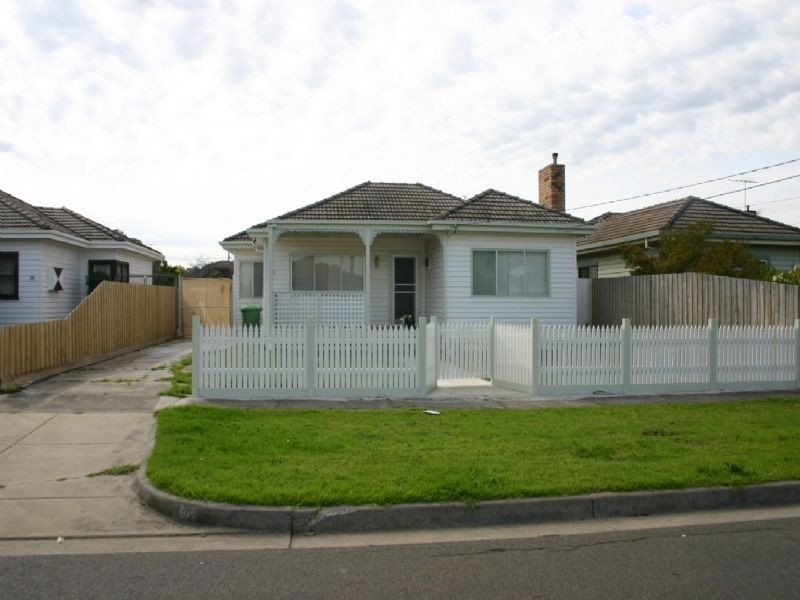36 Clunes Street, Kingsbury VIC 3083