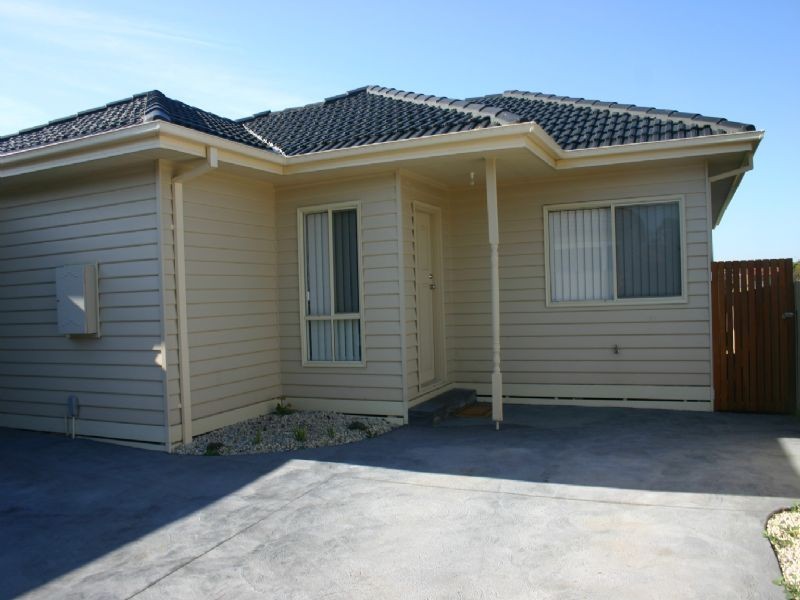 2/18 Beenak Street, Reservoir VIC 3073