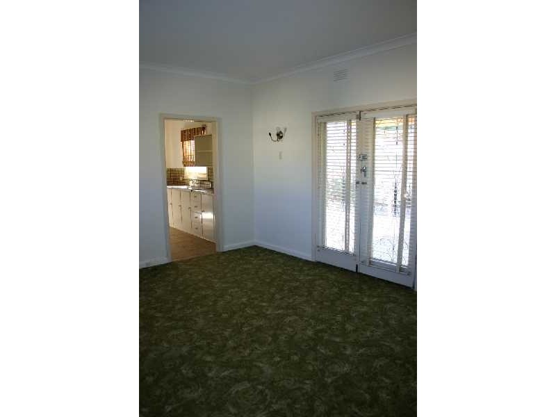 98 Miranda Road, Reservoir VIC 3073