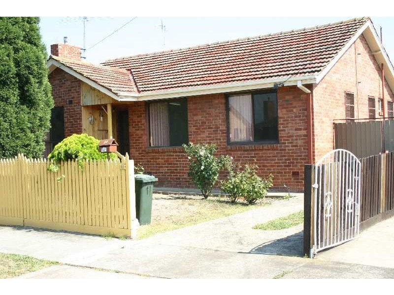 11 Kilmore Avenue, Reservoir VIC 3073