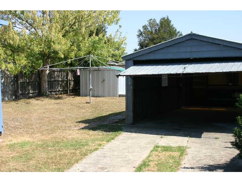 11 Kilmore Avenue, Reservoir VIC 3073