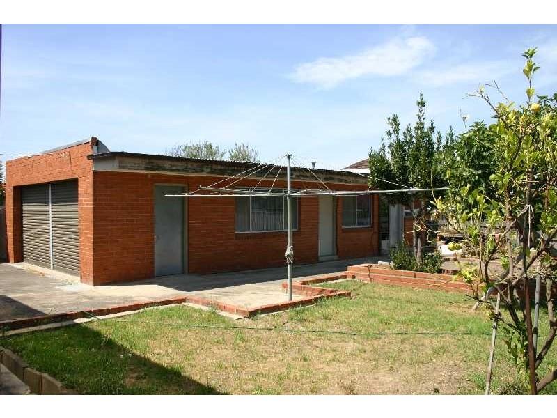 15 Dredge Street, Reservoir VIC 3073