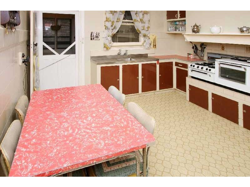 35 Royal Parade, Reservoir VIC 3073