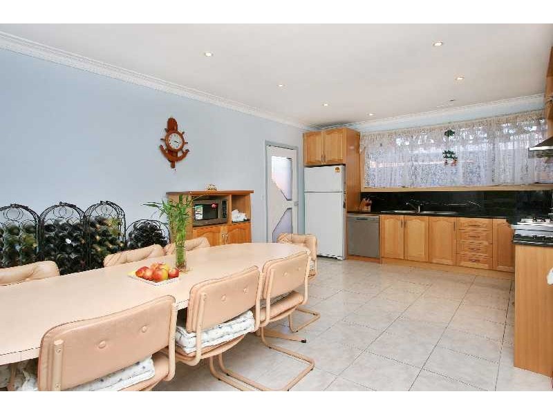 2 Sheargold Court, Reservoir VIC 3073