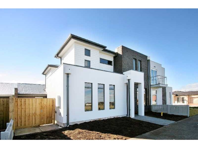 25 Wattllebird Crescent, Reservoir VIC 3073