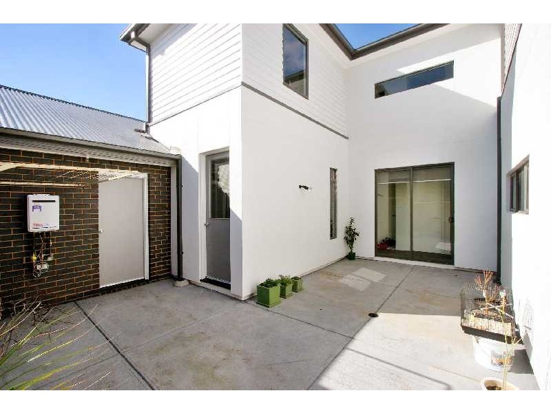 25 Wattllebird Crescent, Reservoir VIC 3073