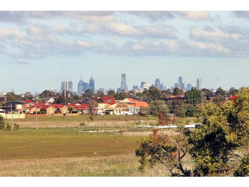 25 Wattllebird Crescent, Reservoir VIC 3073