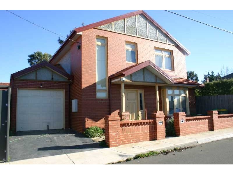 8 Capp Street, Reservoir VIC 3073