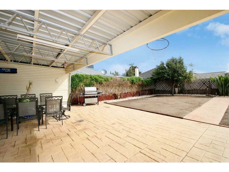 35 Banbury Road, Reservoir VIC 3073