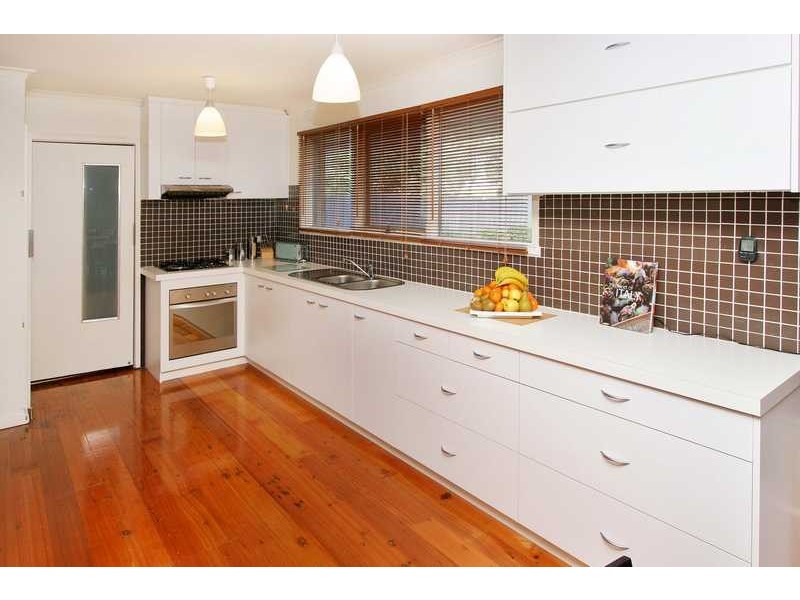 18 Clements Grove, Reservoir VIC 3073