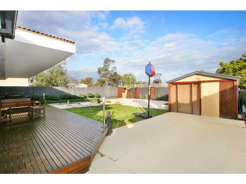 18 Clements Grove, Reservoir VIC 3073