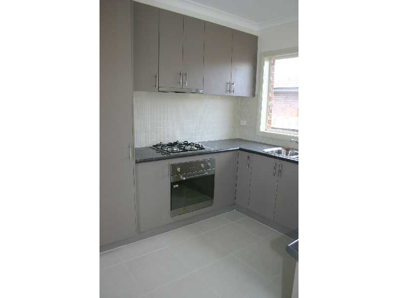 2/48 Darebin Boulevard, Reservoir VIC 3073