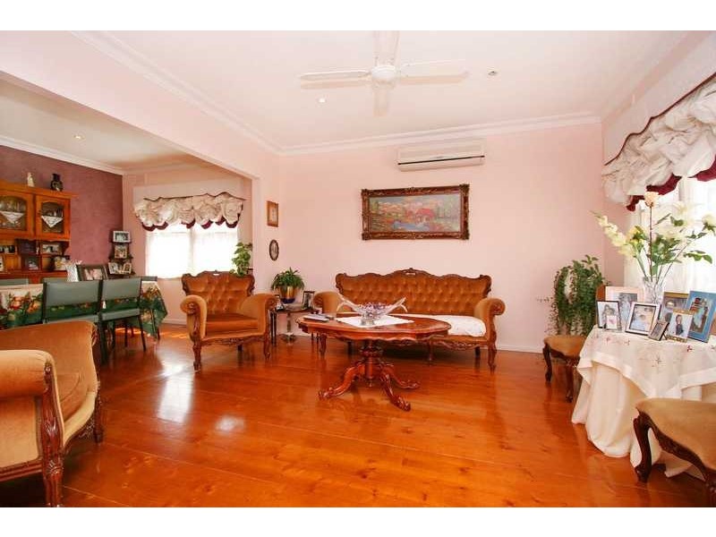 Unit 1/3 Enderly Avenue, Reservoir VIC 3073