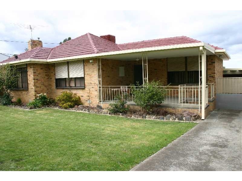 53 St Vigeons Road, Reservoir VIC 3073