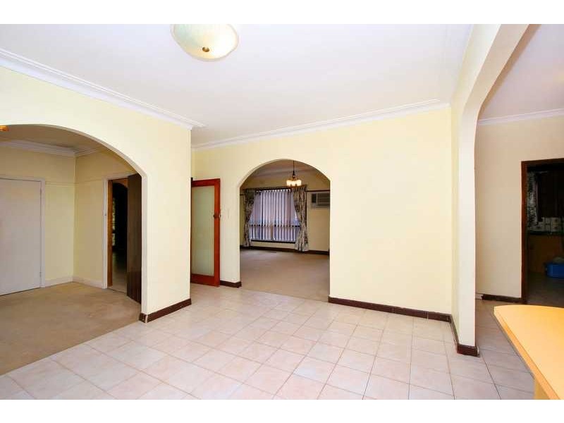 32 Leamington Street, Reservoir VIC 3073