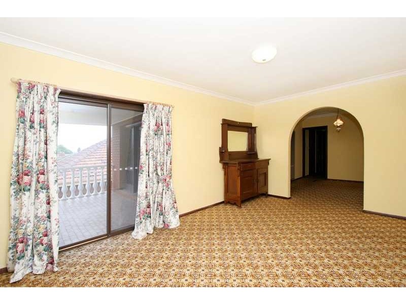 32 Leamington Street, Reservoir VIC 3073