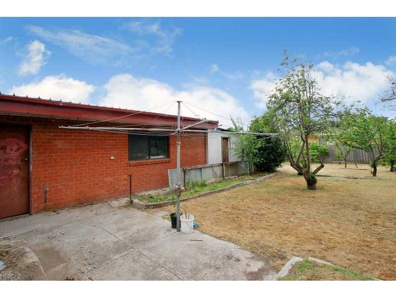 32 Leamington Street, Reservoir VIC 3073