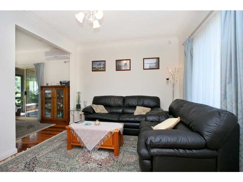 2A Dorrington Avenue, Reservoir VIC 3073